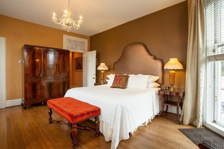 Room 42 of 141