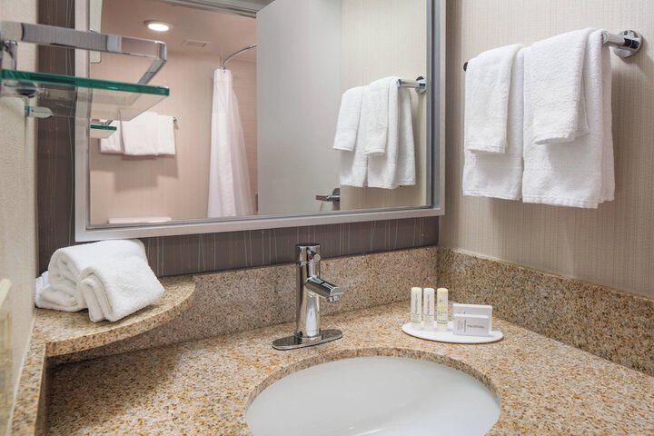 Courtyard by Marriott Richmond / Berkeley