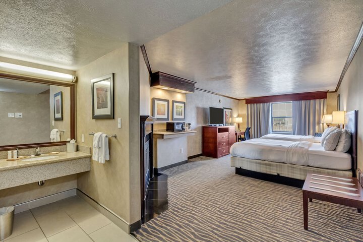 Room 35 of 112