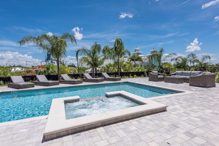 Pool 32 of 705