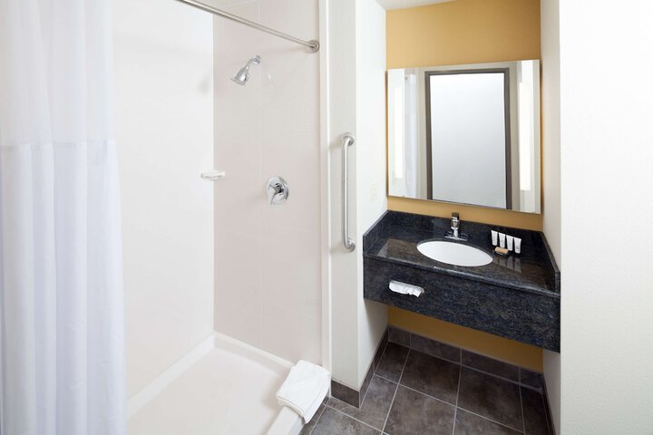 Room 10 of 22