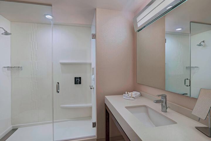 Courtyard by Marriott Houston Sugar Land / Lake Pointe