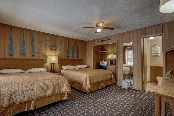 Room 9 of 11
