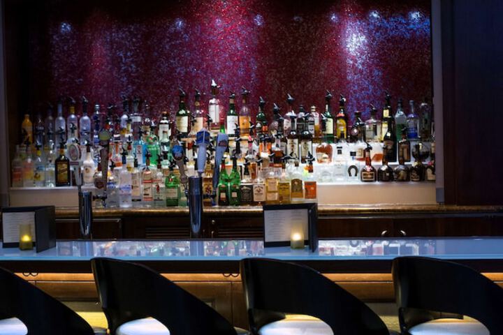 Lounge 57 of 68