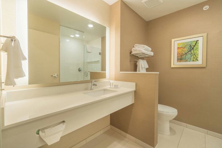 Room 10 of 25