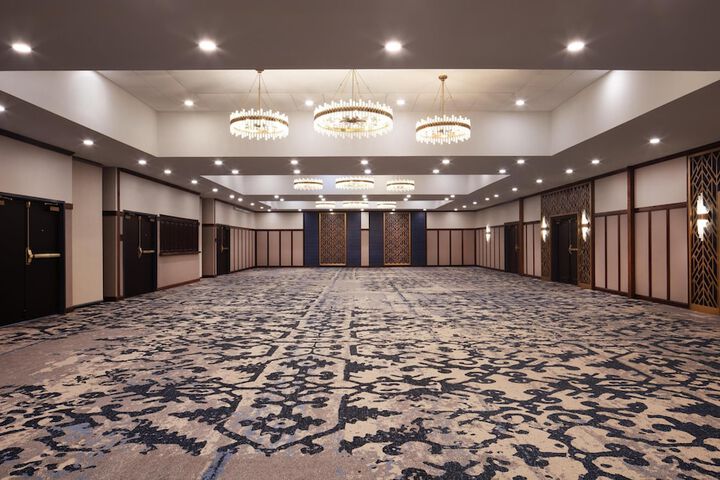 Hotel Royer Urbana Champaign Tapestry Collection by Hilton