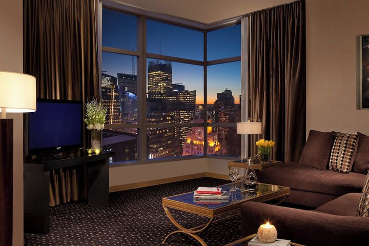 Room 22 of 107
