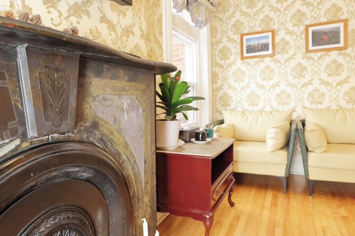 Room 164 of 252