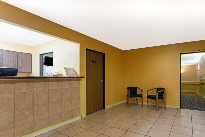 Hotel Interior 4 of 18