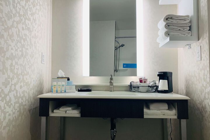 Room 26 of 79