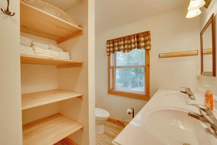 Lake Champlain Vacation Rental With Boat Dock!