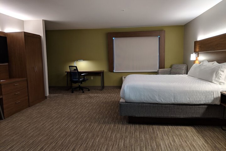 Room 20 of 35