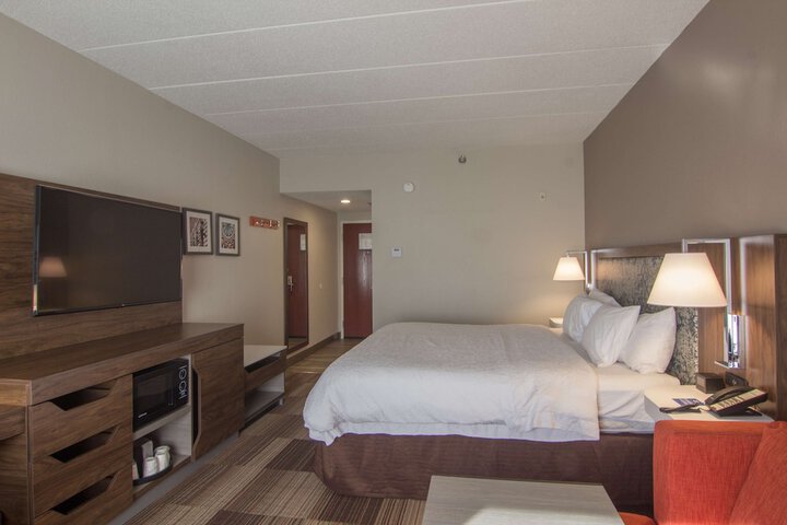 Room 9 of 37
