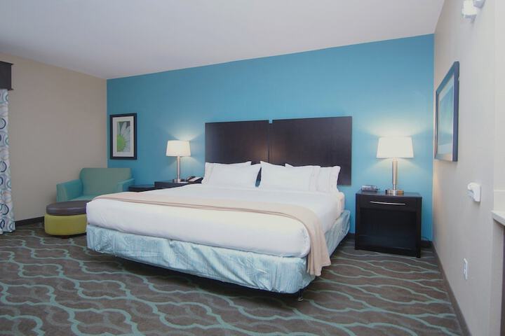 Room 16 of 48