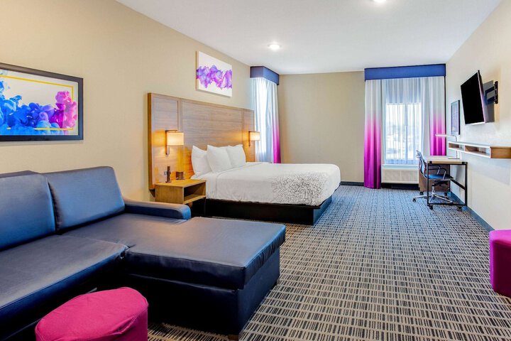 Room 18 of 48