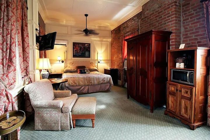 Room 16 of 79