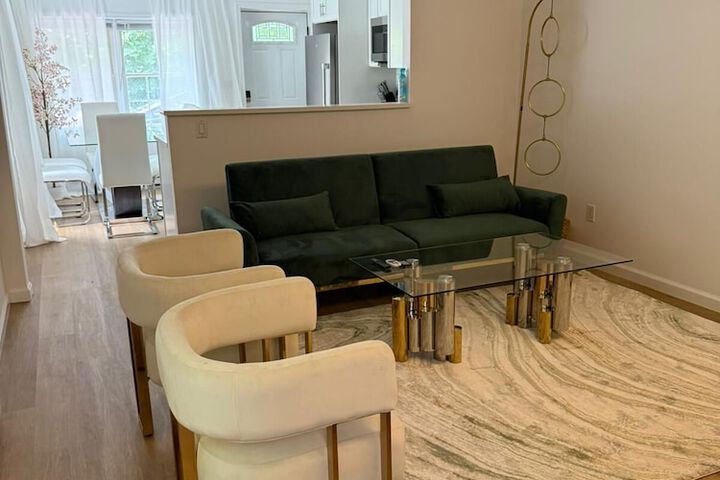 Elegant Hideaway with Free Parking