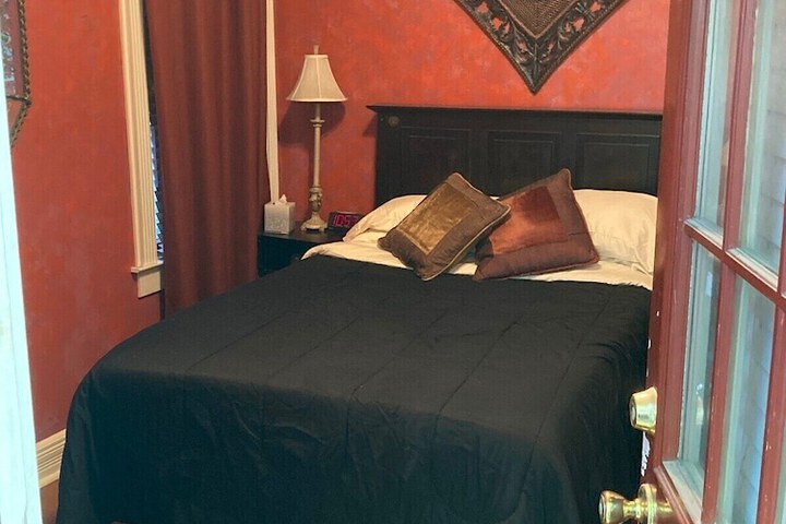 Room 81 of 102