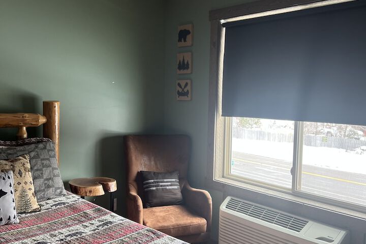 Room 18 of 33
