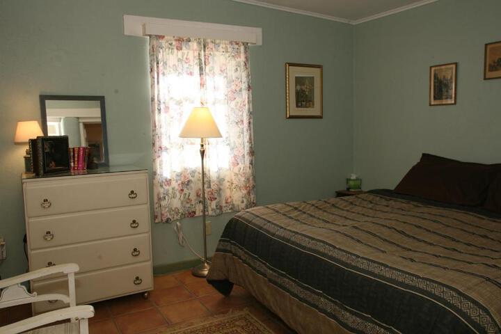 Spirit Tree Inn B & B