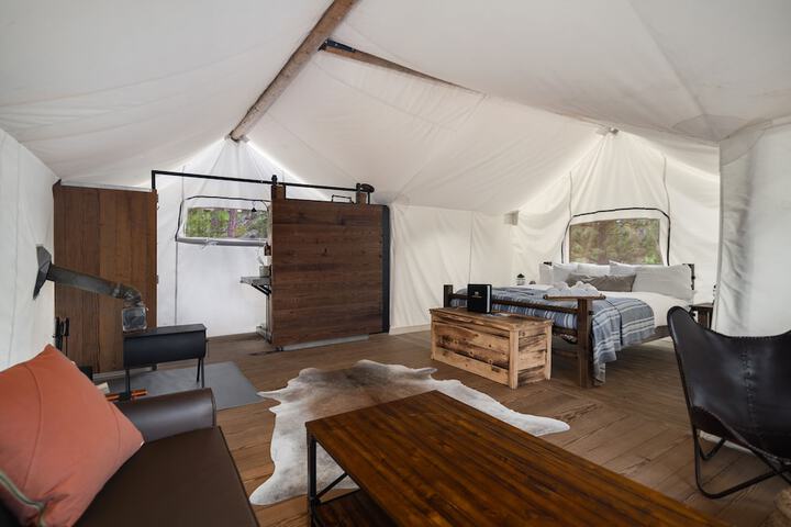 Under Canvas Mount Rushmore