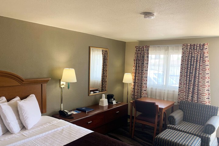 Room 8 of 44
