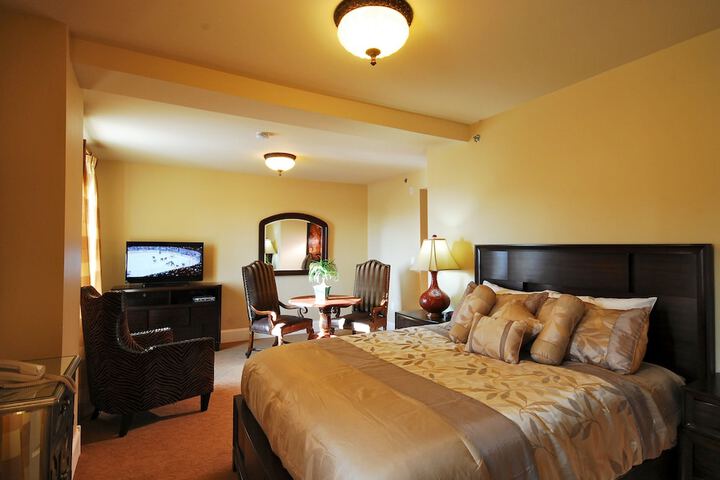 Grant Hall Hotel