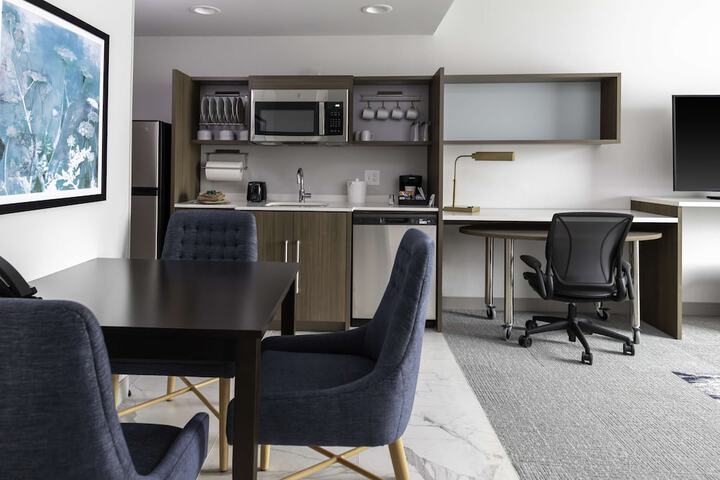Room 11 of 23