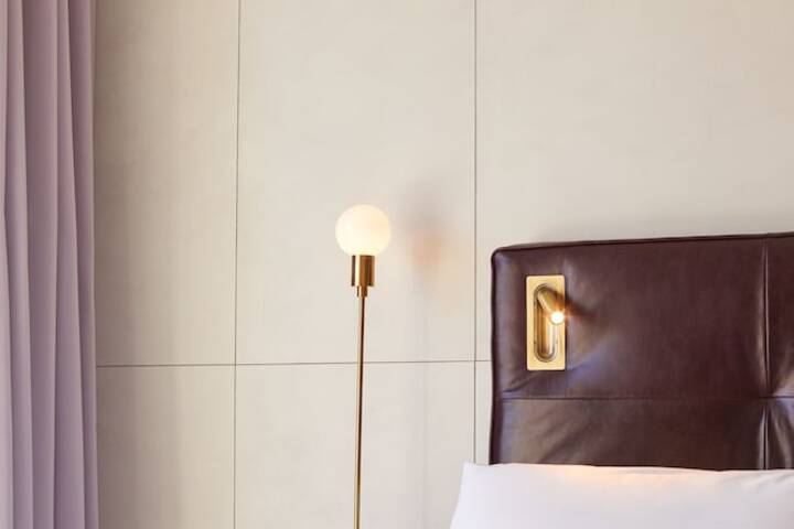 Room 15 of 60