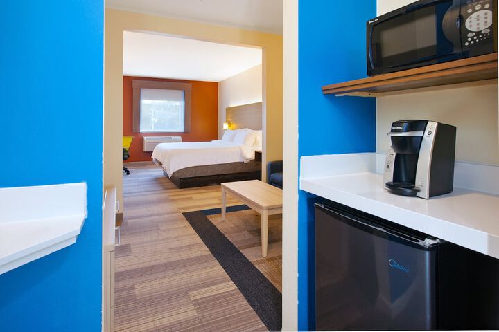 Holiday Inn Express & Suites Absecon-Atlantic City by IHG