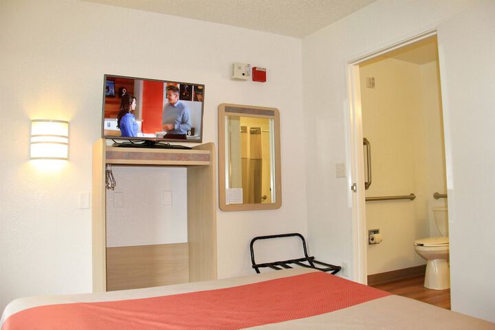 Room 22 of 26