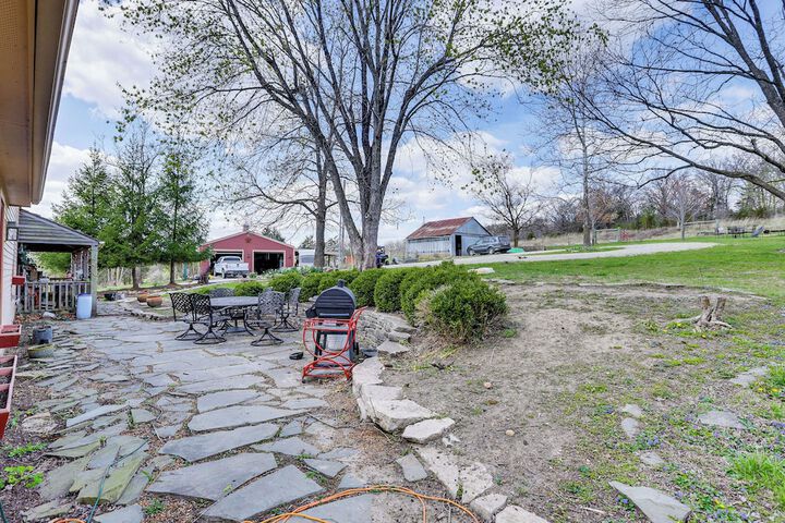 Spacious & Historic Cabin in New Haven w / Pond!