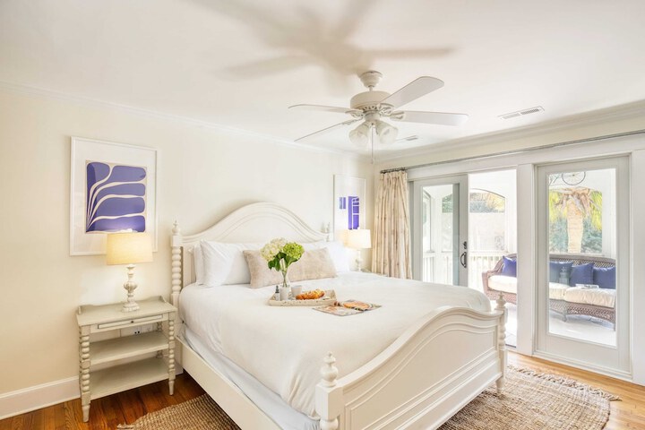 Palmetto by Avantstay Gorgeous Character Home w / Pool Sun Room & Pool Table!