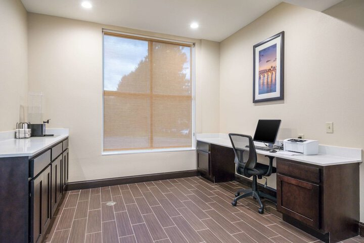 Business Center 42 of 42