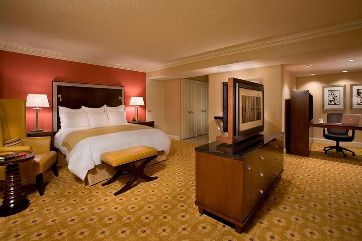 Room 28 of 68