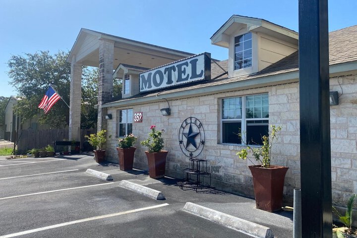 Hotel 12 of 49