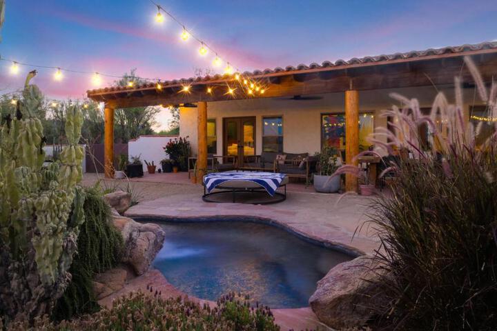 Grand Desert Getaway with Pool and Peloton with Sonos and Office