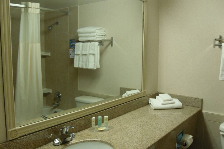 Room 9 of 27
