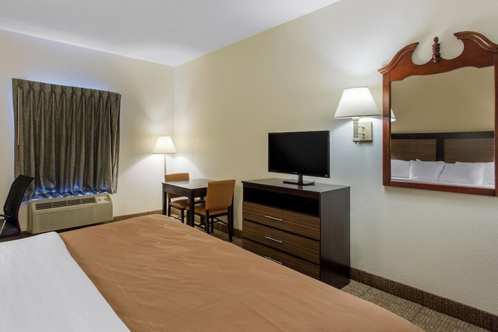Room 10 of 29
