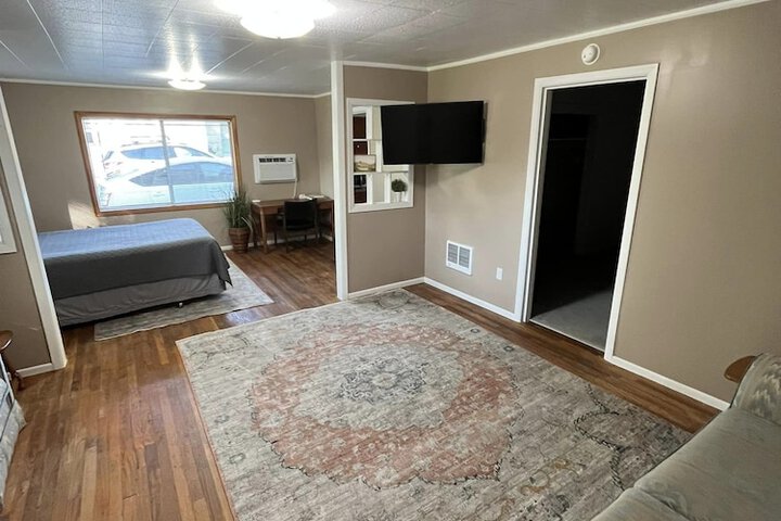 Room 35 of 49