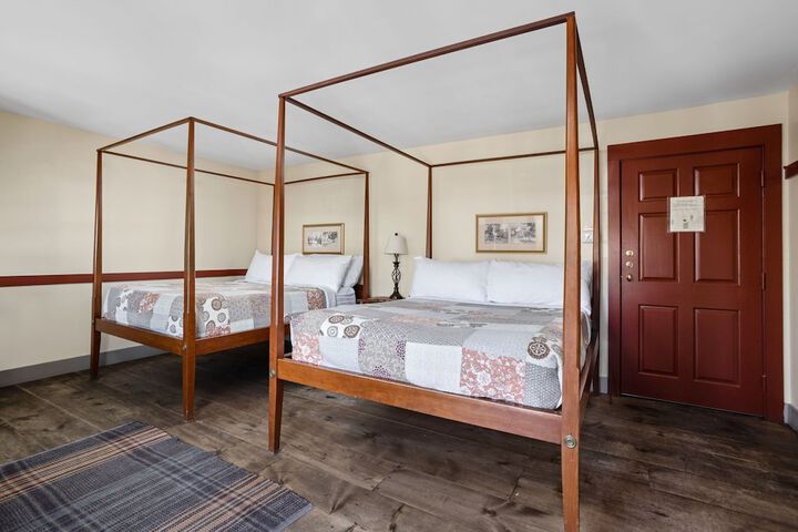 Artists Colony Inn