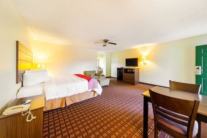 Room 32 of 48