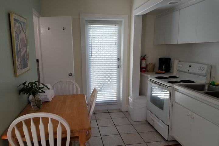 Room 140 of 218