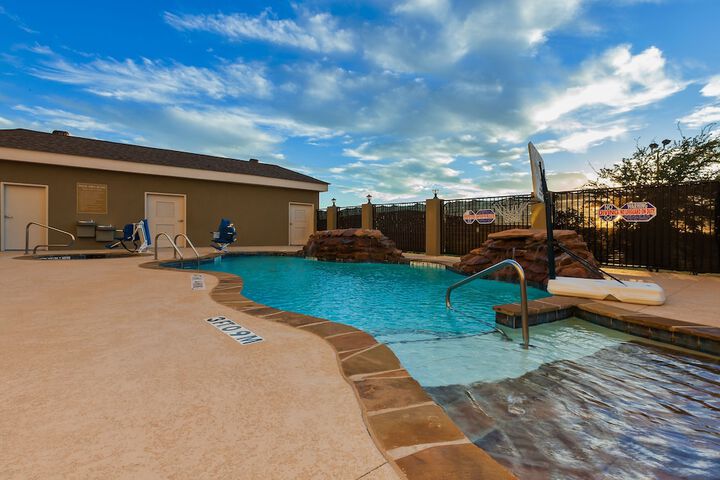 Pool 7 of 34