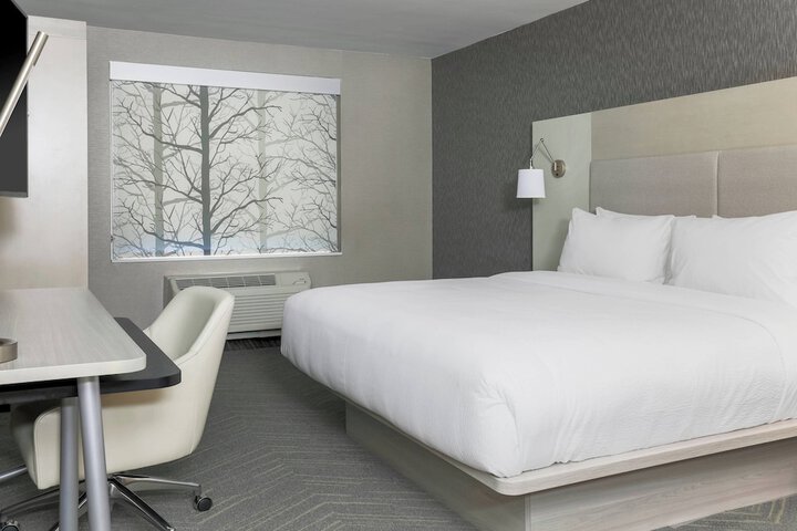 Room 9 of 24