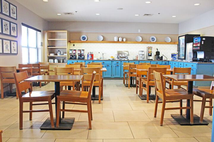 Breakfast/Coffee Service 44 of 46