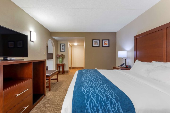 Room 9 of 36