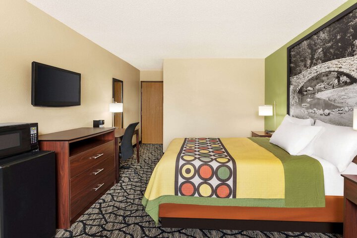 Super 8 by Wyndham Ankeny / Des Moines Area