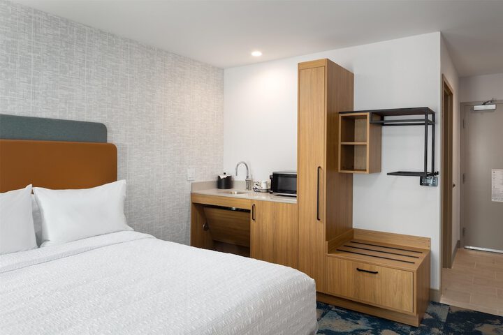 Hampton Inn & Suites by Hilton San Diego SeaWorld Near Old Town