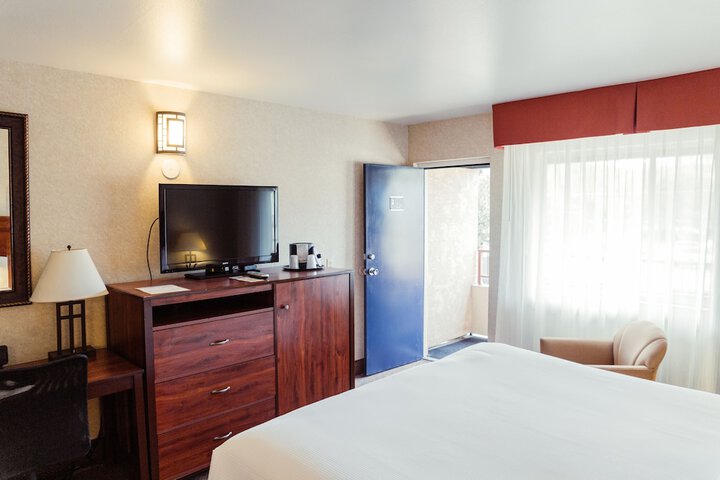 Room 52 of 59